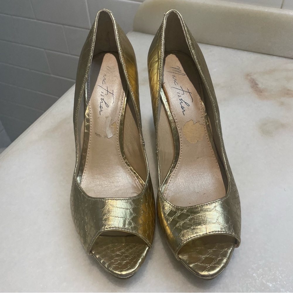 Marc Fisher Animal Print Faux Snake Skin Metallic Gold Peep-Toe Heels Size 8